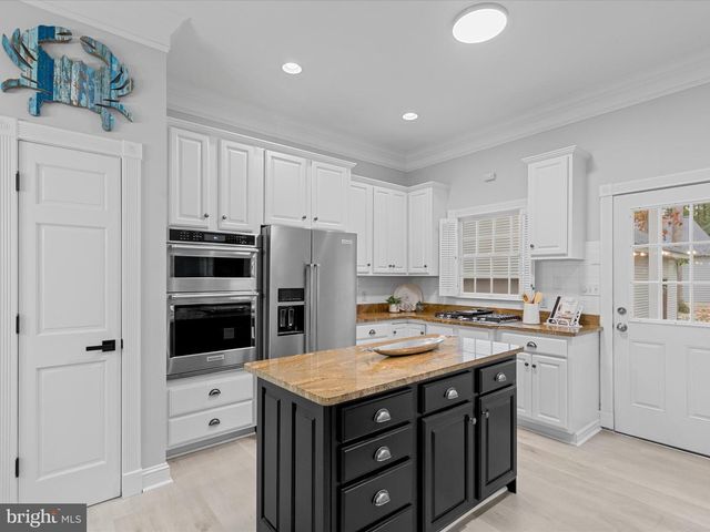 1210 CARROLLTON LN, Berlin, MD 21811