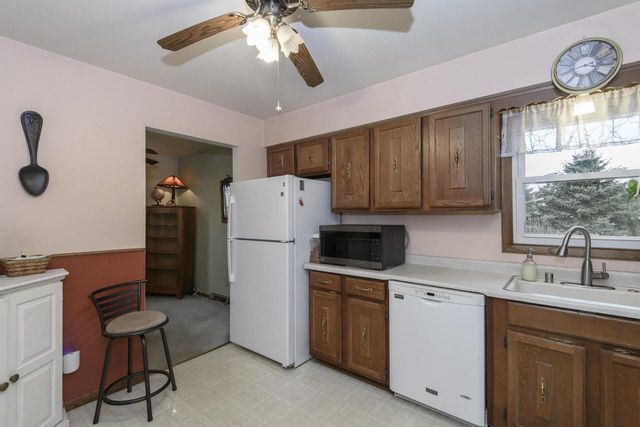 S69W22090 Sonoma WAY, Big Bend, WI 53103