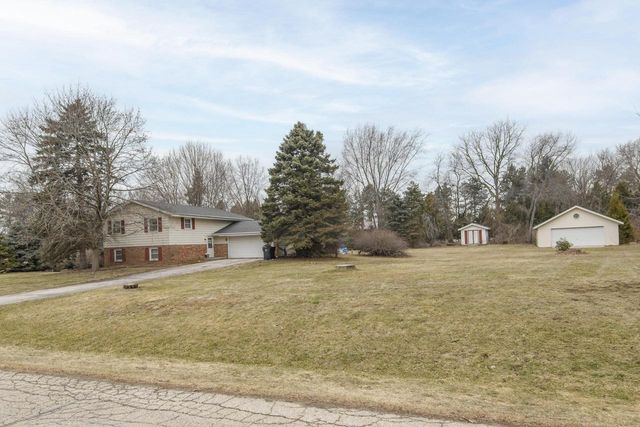 S69W22090 Sonoma WAY, Big Bend, WI 53103