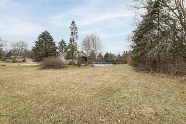 S69W22090 Sonoma WAY, Big Bend, WI 53103