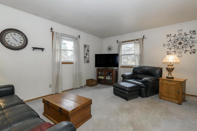 S69W22090 Sonoma WAY, Big Bend, WI 53103