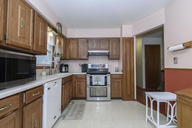 S69W22090 Sonoma WAY, Big Bend, WI 53103