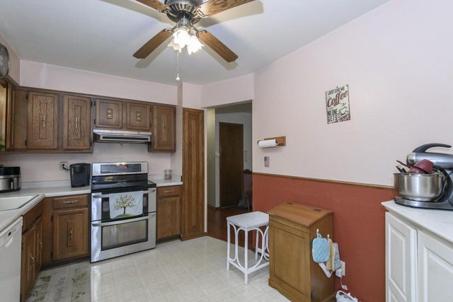 S69W22090 Sonoma WAY, Big Bend, WI 53103