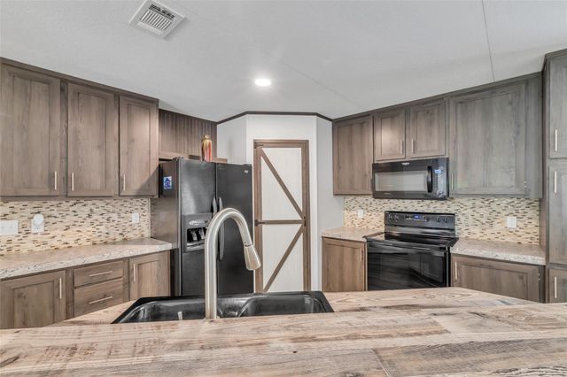 9529 Cypress Drive, Willis, TX 77318