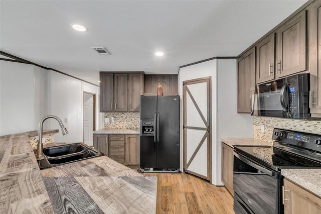 9529 Cypress Drive, Willis, TX 77318