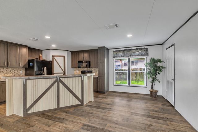 9529 Cypress Drive, Willis, TX 77318