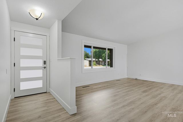7826 W Westover Drive, Boise, ID 83704