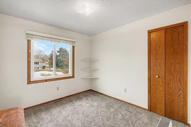 10216 Erskin Street NE, Circle Pines, MN 55014