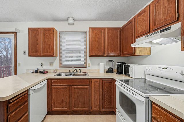 10216 Erskin Street NE, Circle Pines, MN 55014