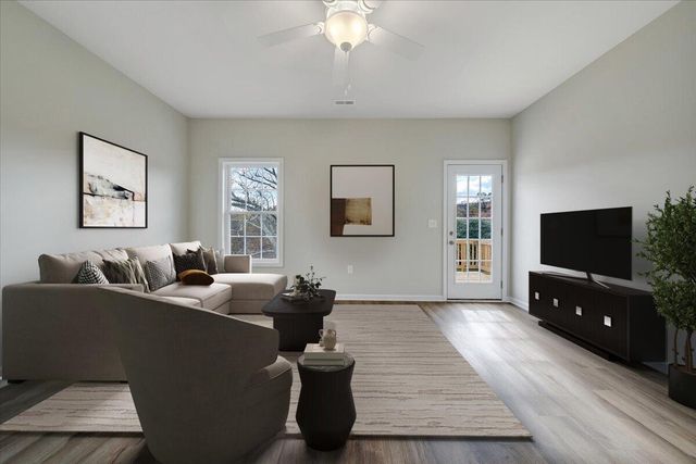 141 Parker LN, Salem, VA 24153