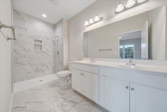 141 Parker LN, Salem, VA 24153