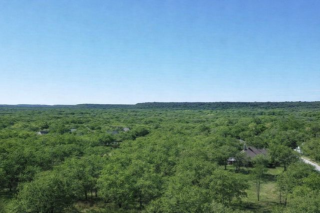 196 Johnston Lane, Runaway Bay, TX 76426