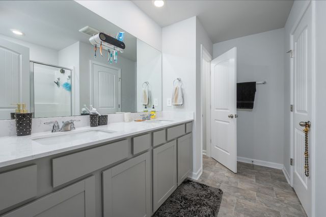 447 Augustine Dr, Lebanon, TN 37087