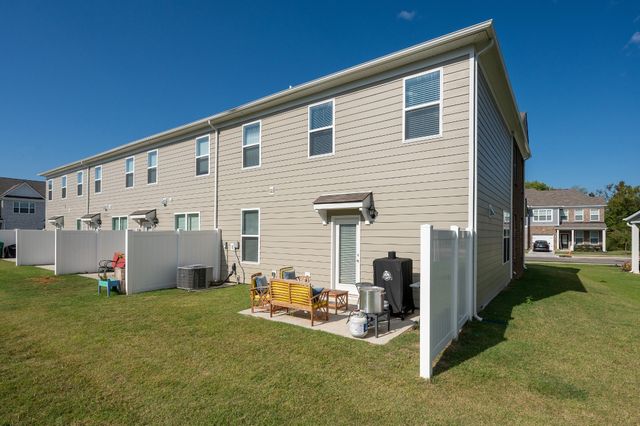 447 Augustine Dr, Lebanon, TN 37087