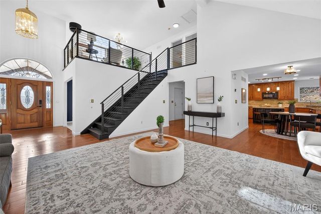 305 Hays Hill Drive, Fenton, MO 63026