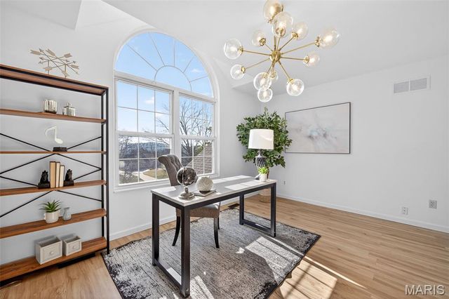 305 Hays Hill Drive, Fenton, MO 63026