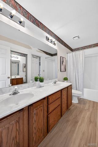 305 Hays Hill Drive, Fenton, MO 63026