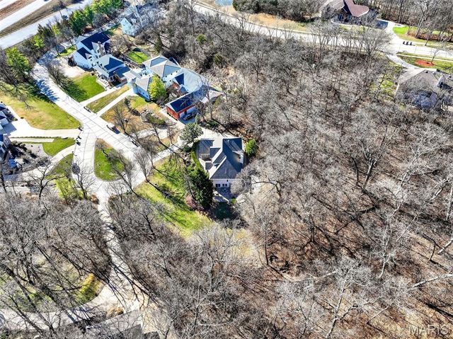 305 Hays Hill Drive, Fenton, MO 63026