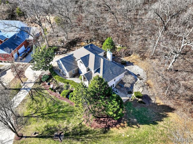 305 Hays Hill Drive, Fenton, MO 63026