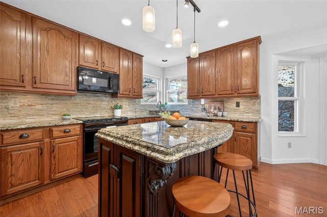 305 Hays Hill Drive, Fenton, MO 63026