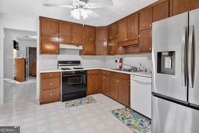 506 Creek View Place, Mcdonough, GA 30252