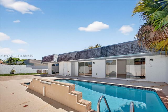 13471 SW 99th Ter, Miami, FL 33186