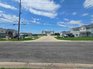 3254 E 26th St North, Wichita, KS 67220