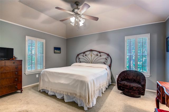 221 County Road 1946, Emory, TX 75440