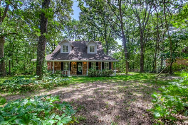 221 County Road 1946, Emory, TX 75440