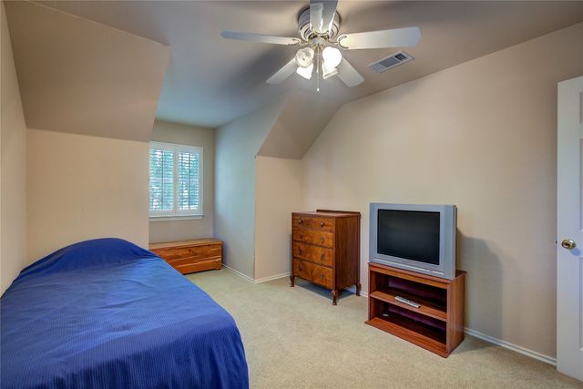 221 County Road 1946, Emory, TX 75440