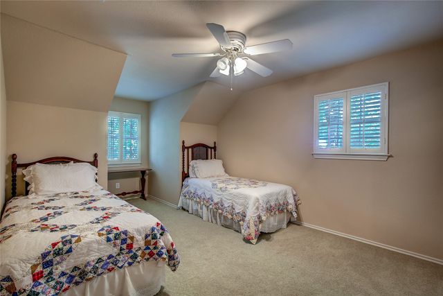 221 County Road 1946, Emory, TX 75440