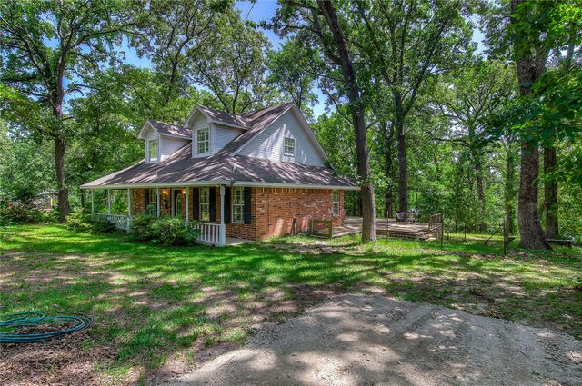 221 County Road 1946, Emory, TX 75440