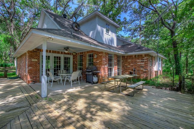 221 County Road 1946, Emory, TX 75440
