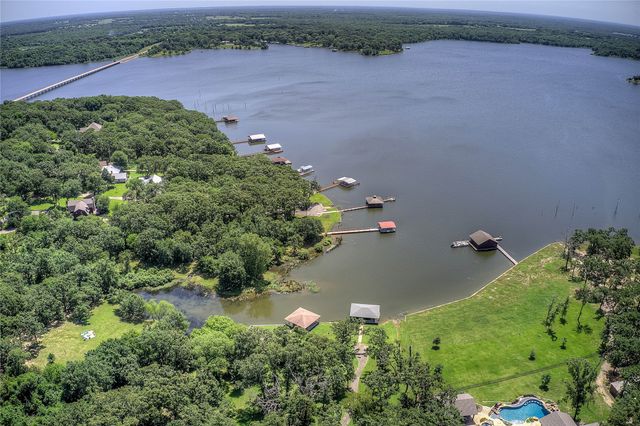 221 County Road 1946, Emory, TX 75440