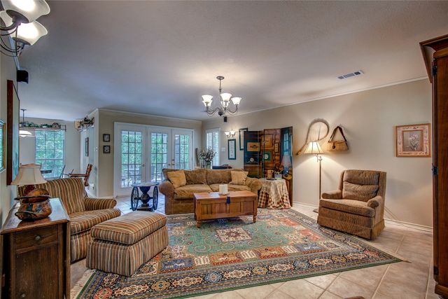 221 County Road 1946, Emory, TX 75440