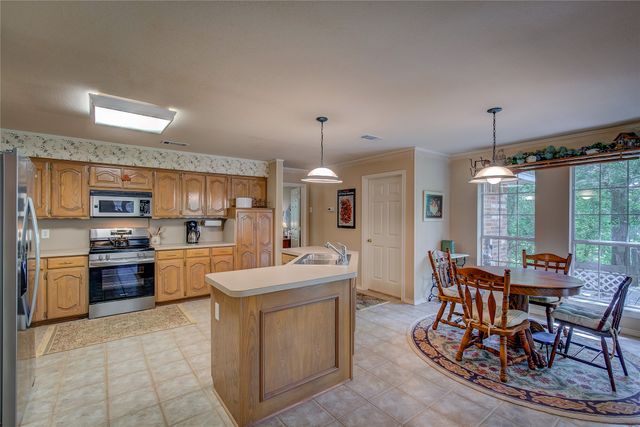 221 County Road 1946, Emory, TX 75440