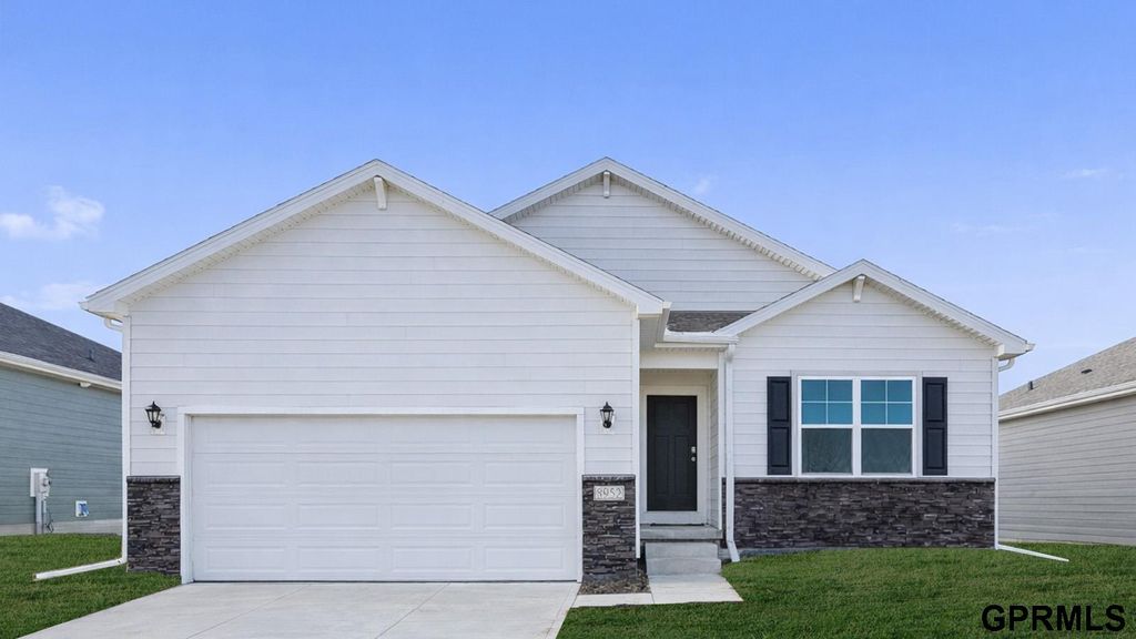 16513 Bondesson Street, Bennington, NE 68007