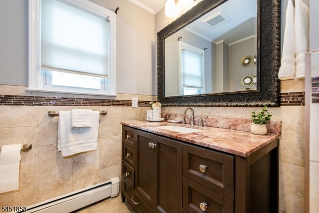 49 Bell St, Bloomfield Twp., NJ 07003