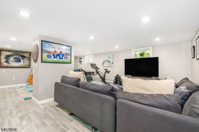 49 Bell St, Bloomfield Twp., NJ 07003
