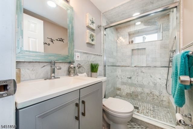 49 Bell St, Bloomfield Twp., NJ 07003
