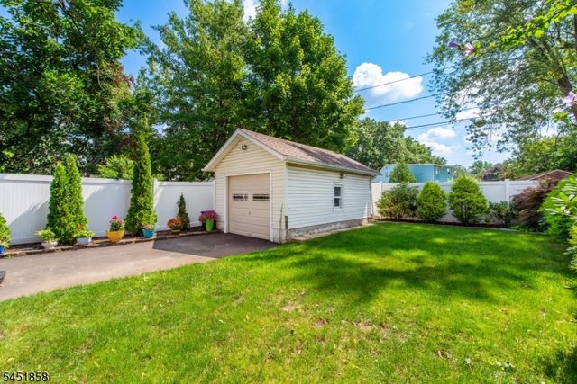 49 Bell St, Bloomfield Twp., NJ 07003