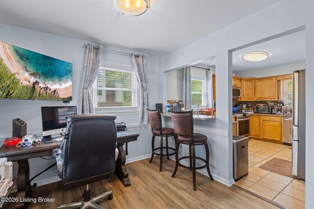 9108 Royal Oak Dr, Louisville, KY 40272