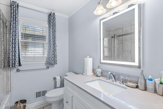 9108 Royal Oak Dr, Louisville, KY 40272