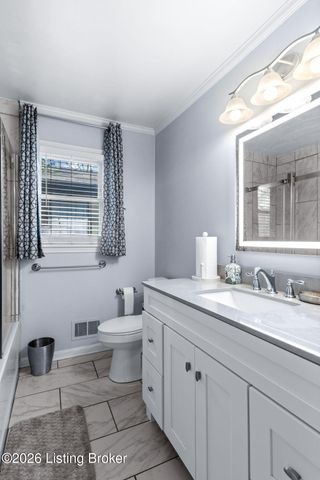 9108 Royal Oak Dr, Louisville, KY 40272