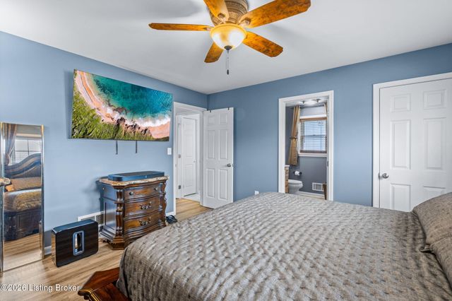 9108 Royal Oak Dr, Louisville, KY 40272