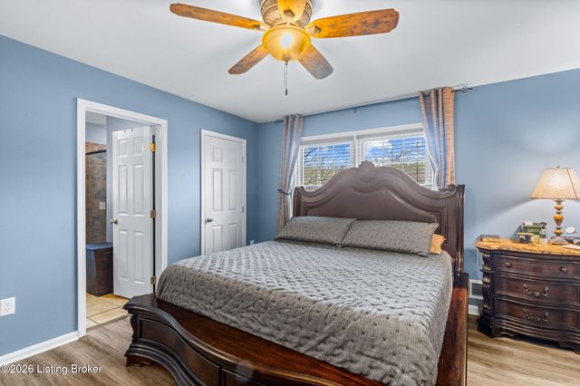 9108 Royal Oak Dr, Louisville, KY 40272