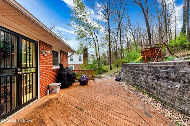 9108 Royal Oak Dr, Louisville, KY 40272