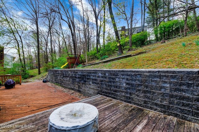 9108 Royal Oak Dr, Louisville, KY 40272