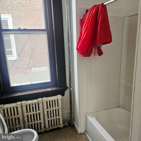 215 HAWS AVE, Norristown, PA 19401