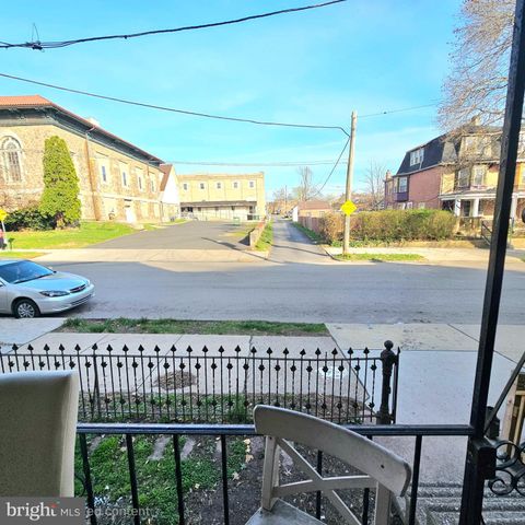 215 HAWS AVE, Norristown, PA 19401